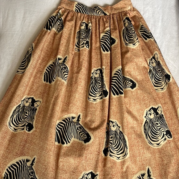 Anthropologie skirt - Picture 5 of 8
